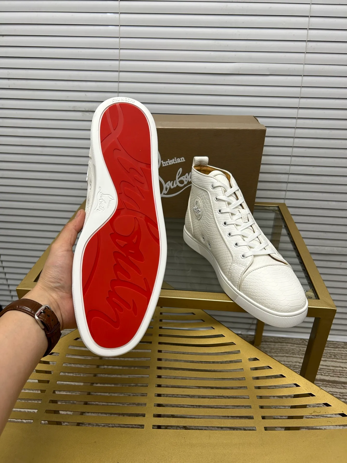 (Customized model) Ex-factory price is 520. christian louboutin (CL red sole shoes) counter series, casual sneakers for couples 📢 📢 📢 Exclusive hot style release 🎈🎈💪 Movable latex feet 👻 Finished outsole line [Proud] 😝Female 35-40# Male 38#-46, global supply😝 [Top version]: Original imported genuine leather upper, top original leather lining, original molded TPU outsole, original 1:1 detail processing, original shoe last,